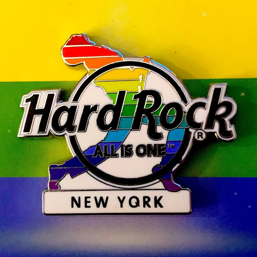Hard Rock Cafe New York City 2019 FREDDIE MERCURY QUEEN LGBTQ+ Pride Pin Badge